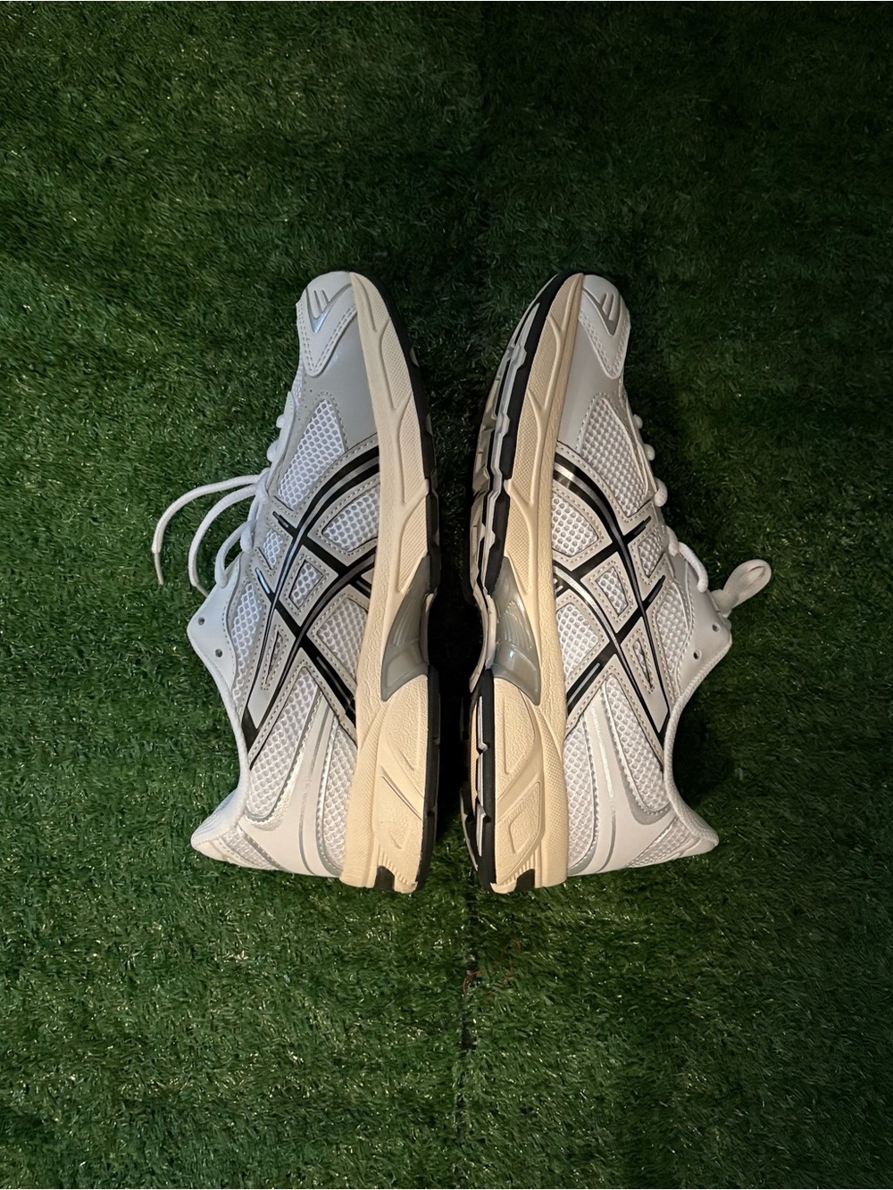 Asics Gel-1130 Men's White Athletic Running Shoes with Black Accents